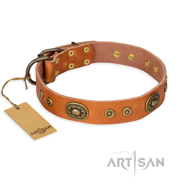 Leather dog collar made of top rate material with rust-proof fittings